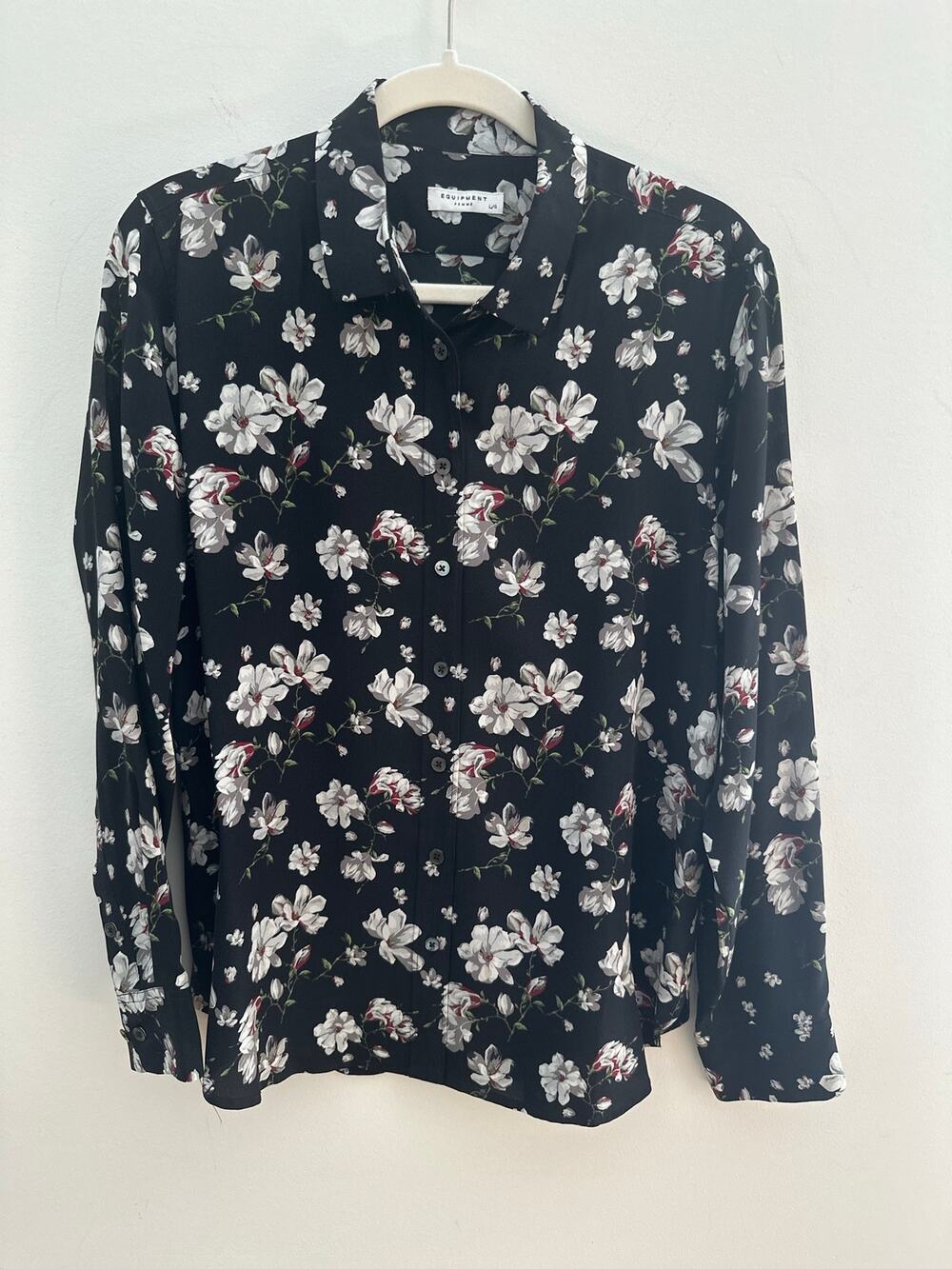 Equipment Femme Button-Up Shirt Women's Size L/S Black Floral Silk Long Sleeves